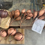 每件藝術品的生成誕生，都凝聚了藝術家的投射與想像，將圖紙化為立體的過程，是藝術實踐的起點，也象徵創(chuàng)作的旅程開始。