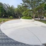 抿石子的溫潤(rùn)是來(lái)自老師傅的巧手及耐心，有了抿石子點(diǎn)綴，給街道花圃注入一絲活潑氣質(zhì)。